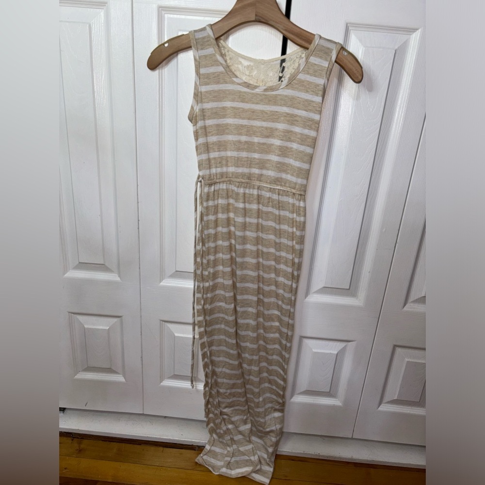Between girls dress